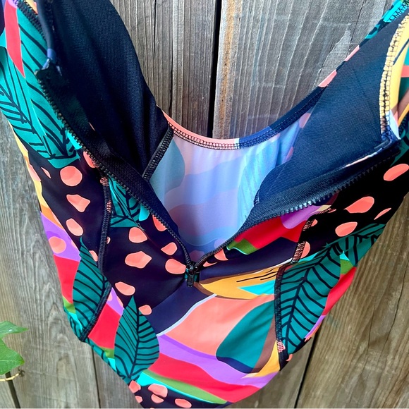 Body Glove Colorful Patterned One Piece Swimsuit - Picture 3 of 7